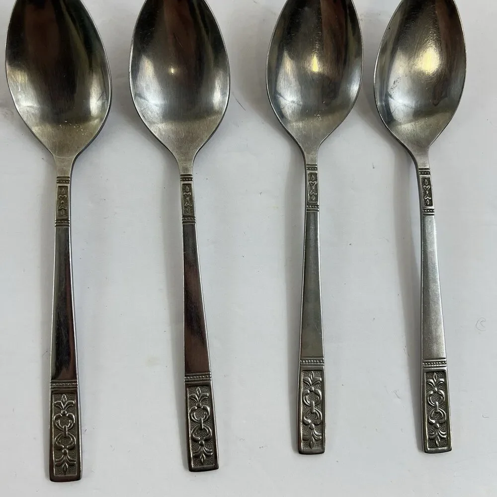Customcraft CUS3 Fleur De Lis Stainless Flatware Set Lot 18 Forks Spoons Knives